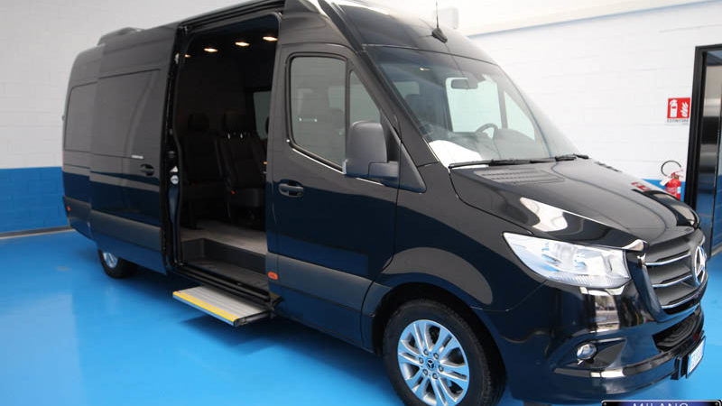 Mercedes Sprinter Extra Long Deluxe Minibus